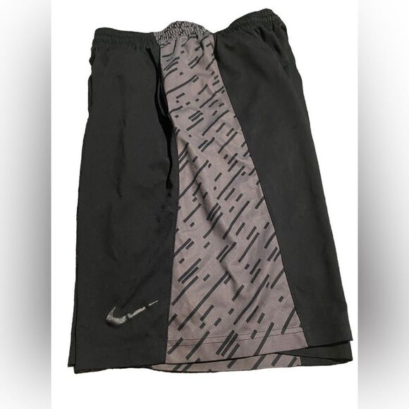 Nike basketball shorts size large front pockets excellent condition see pics - Picture 1 of 2